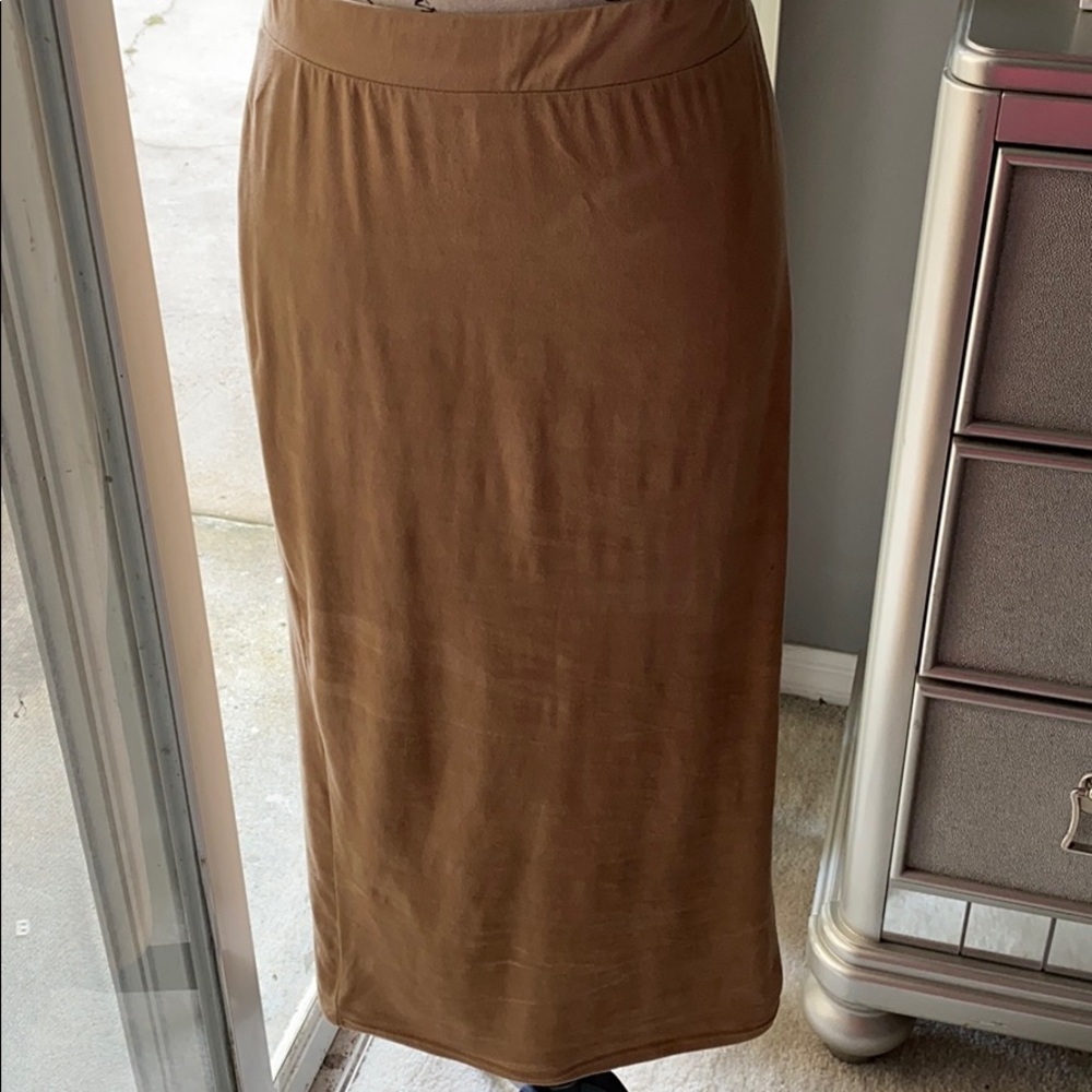 KTOO women’s maxi skirt size L.